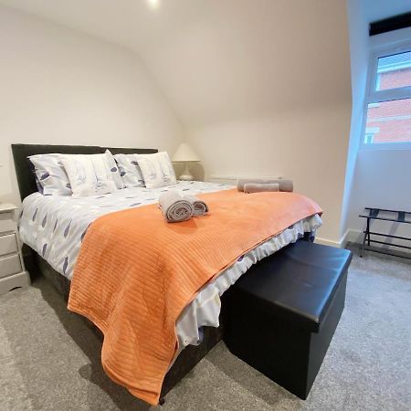 New Family Apartment Walking Distance To The Beach بورنماوث المظهر الخارجي الصورة